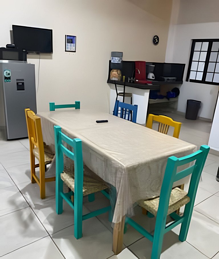 C12 · Casa 2 niveles, alberca y vista al manglar