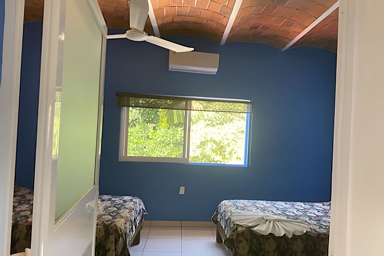 C11 · Casa 2 niveles, alberca y vista al manglar