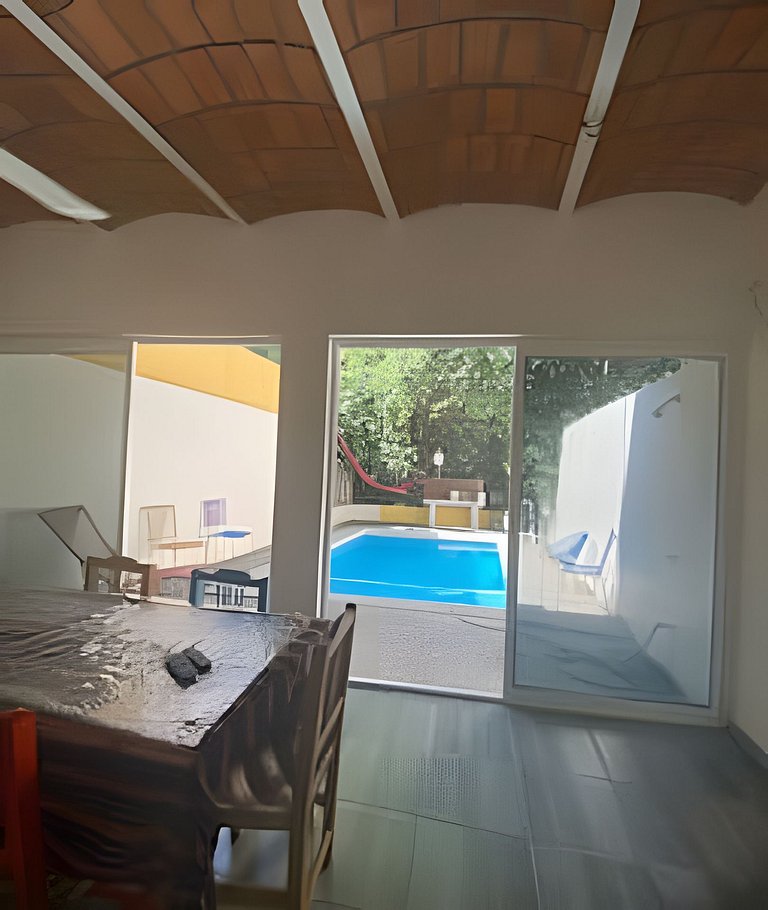 C11 · Casa 2 niveles, alberca y vista al manglar