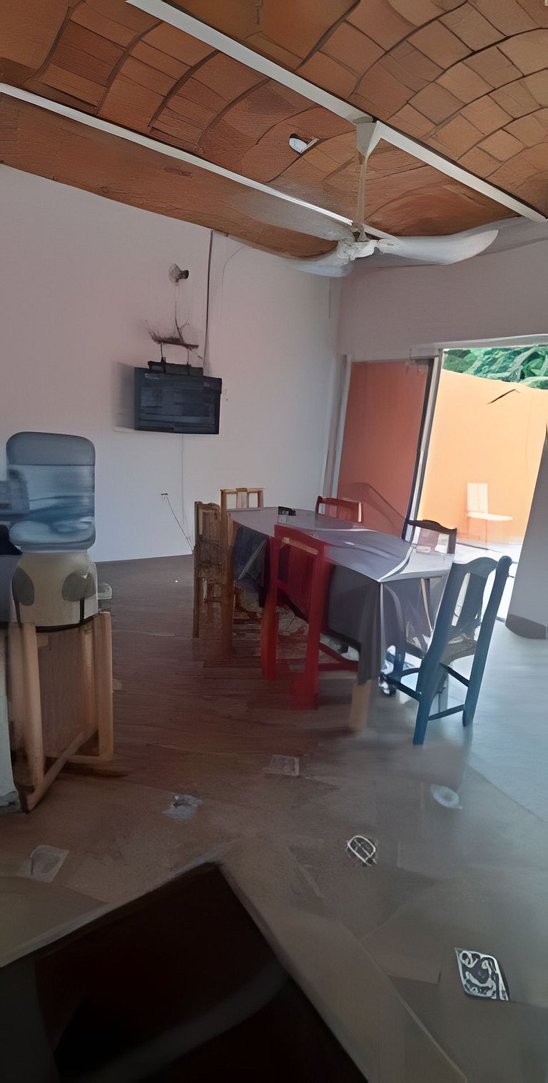 C910 Casa colmena  3 minutos playa alberca 2 rec.